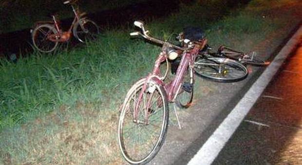 Cade accidentalmente dalla bici Grave una bambina di 7 anni