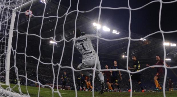 Inter, allarme rosso in difesa: già 13 i gol subiti, Handanovic imbattuto solo una volta