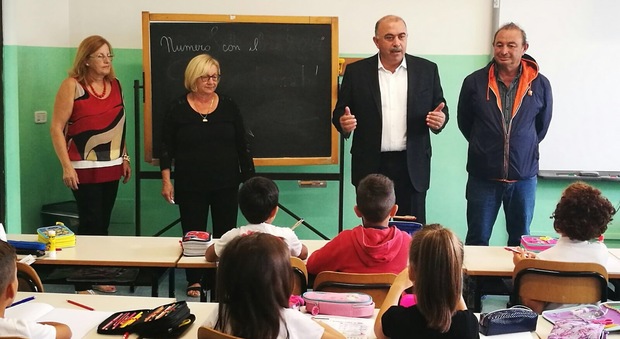 Capaccio Paestum, al via l'anno scolastico: il sindaco e l'assessore incontrano gli studenti