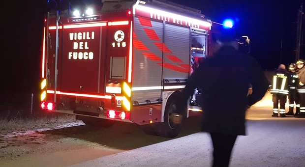 Incendio choc in casa a Matelica: donna muore tra le fiamme. Fuoco partito dalla termocoperta