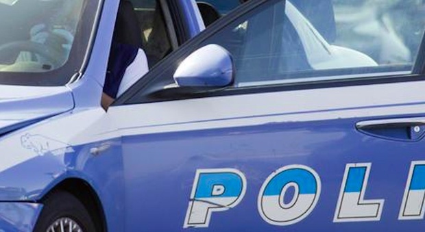 Udine, donna trovata morta in casa: era seminuda e con ferite da taglio