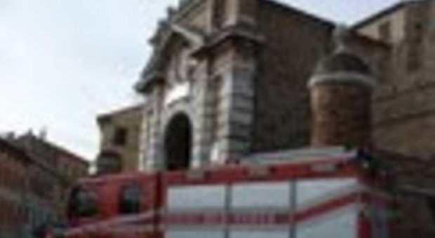 Incendio in una casa Bloccato il centro storico