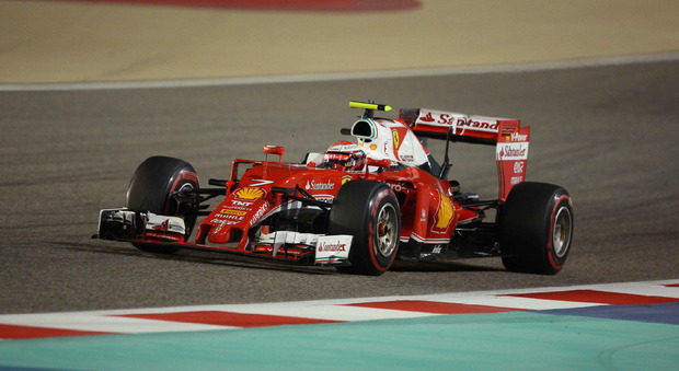 La Ferrari di Kimi Raikkonen in azione in Bahrain