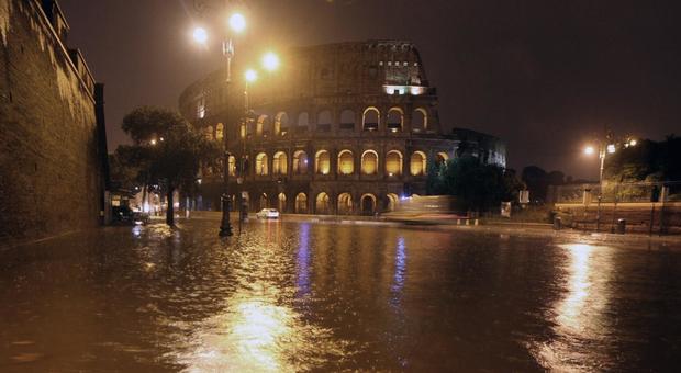 Roma, bufera investe la Capitale: raffiche di vento e pioggia
