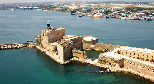 Il Castello Alfonsino o Forte a Mare
