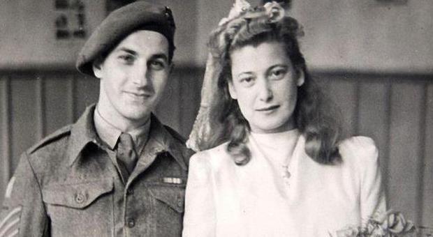 Norman e Gena, l'amore ai tempi dei campi di concentramento: conosciuti a Bergen Belsen, oggi hanno 12 bisnipoti