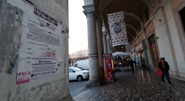 Roma, rapina due giovani e morde un poliziotto: senegalese arrestato dai carabinieri