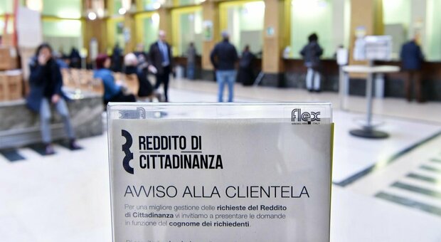Reddito di cittadinanza, Castelli: «Possibile norma per lavoro temporaneo ai percettori»