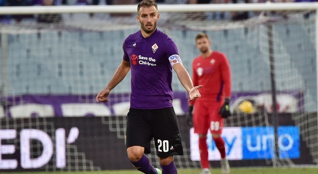 «Davide Astori, la sua fascia non si tocca»: guerra tra Lega calcio e Fiorentina