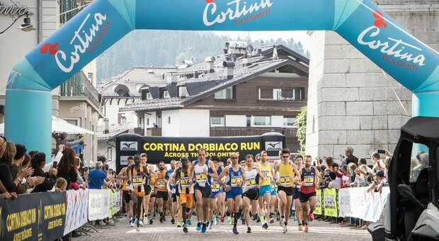 La partenza dell'edizione 2022 della Cortina - Dobbiaco