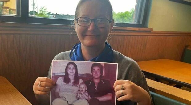 Baby Holly ritrovata dopo 42 anni l'assassinio dei genitori: ora è madre di cinque figli in Texas