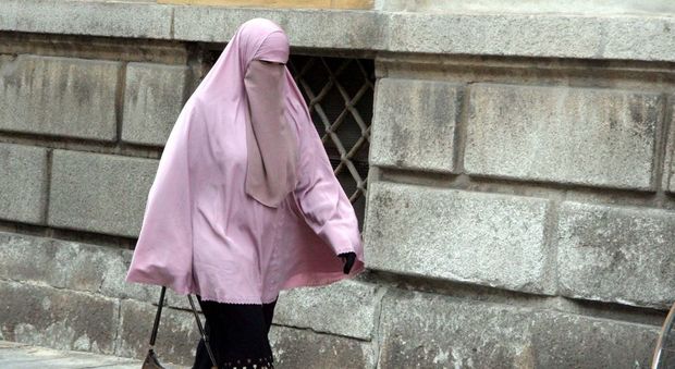 Danimarca, una legge vieterà il burqa: sostegno anche dall'opposizione