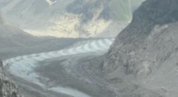 immagine Monte Bianco, ghiacciaio rischia di crollare