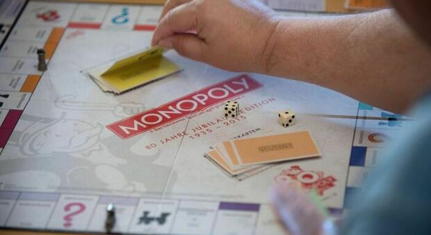 Monopoly, il gioco introvabile in Russia: scoppia il caso. «Pochissime copie rimaste, impossibile comprarlo»