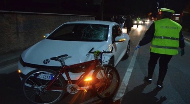 Scout sedicenne travolto e ucciso in bici da un'auto: tragedia a Monza, l'uomo alla guida positivo al droga-test