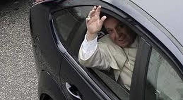 Il Papa sulla Ford Focus