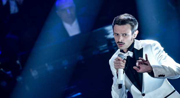 immagine ​Sanremo 2019: Fabio Rovazzi fa ballare l'Ariston (foto Davide Fracassi/Ag.Toiati)