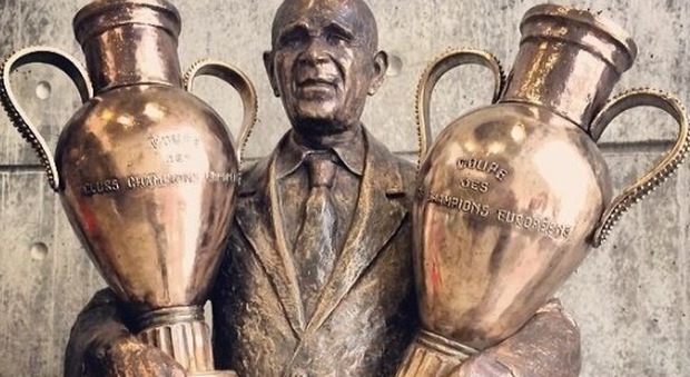 Bela Guttmann, maledizione pro-Napoli: «Mai il Benfica vincerà una Coppa per 100 anni»