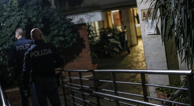 Roma, agguato a Casal Bruciato: 48enne ferito con tre colpi di pistola