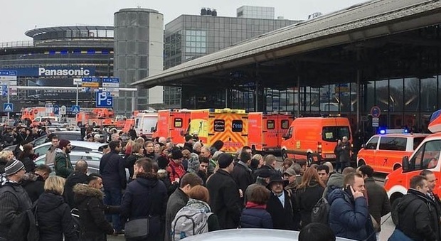 Amburgo, riaperto l'aeroporto: "50 intossicati, forse era spray al peperoncino"