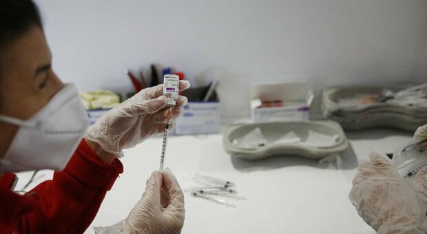 Vaccini, il piano Draghi: dagli obesi a ipertesi, asmatici e disabili ecco chi li avrà prima