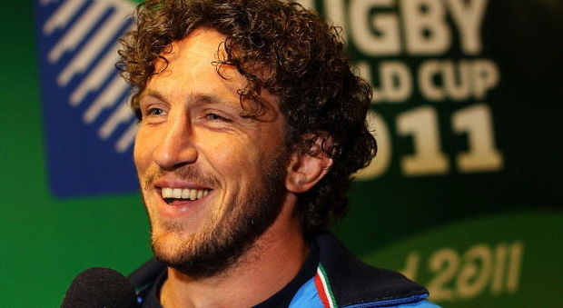 Mauro Bergamasco, il campione di rugby rivela: «Ho placcato Fabio Volo e si è rotto due costole»