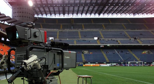 Diritti tv, Rischio doppio abbonamento per tutta la Serie A. Scompare 90' Minuto