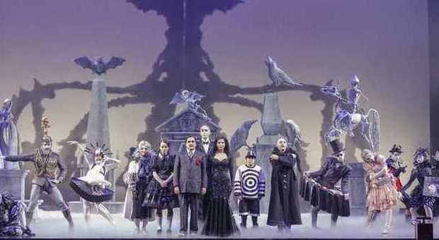 Elio-Gomez mattatore alle Muse con il musical "La Famiglia Addams"