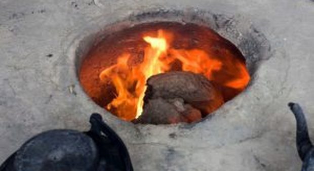Afghanistan, quindicenne bruciata viva nel forno dalla cognata