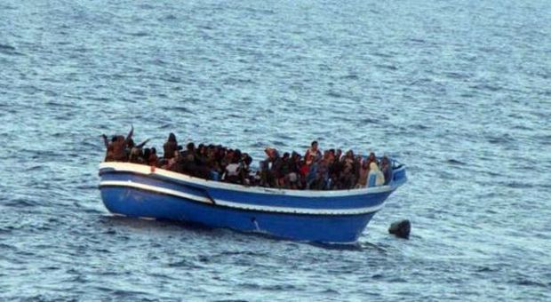 Tredici barconi nel Canale di Sicilia in 48 ore salvati oltre 2.000 migranti
