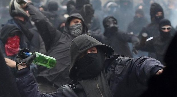 Expo, i 5 arrestati per gli scontri respingono le accuse: «Maschera antigas? Per lo smog»