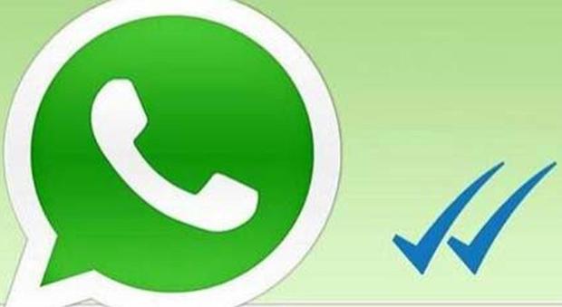 WhatsApp, disattivare la doppia spunta blu può non servire: come scoprire se qualcuno ha letto un messaggio