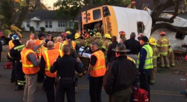 Usa, si ribalta scuolabus: morti almeno sei bambini