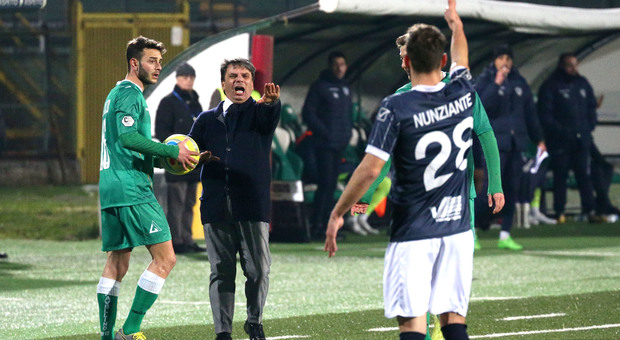 Avellino, l'ira di Capuano: «Giocatori poco concentrati»