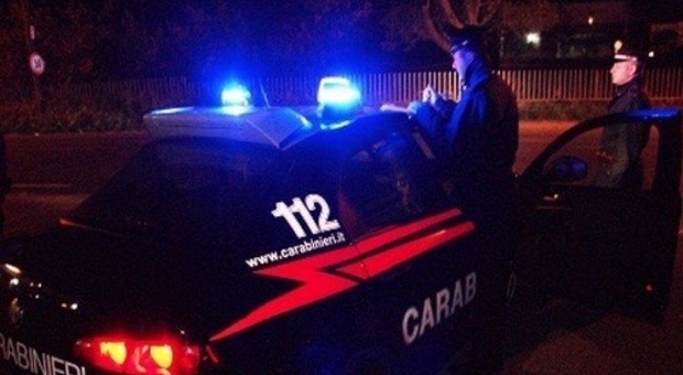 Alla festa dei 18 anni piombano in un agriturismo 500 giovani: calca fuori dal locale, arrivano i carabinieri