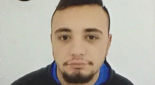 Napoli, inchiesta su omicidio Cesarano: arrestato 21enne, era in piazza con Genny