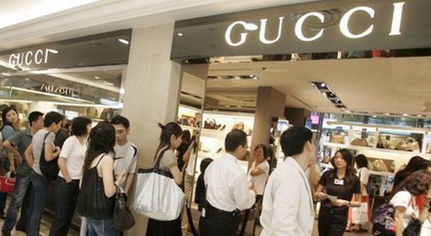 Palermo, colpo grosso nella boutique Gucci: rubate borse e portafogli per 100 mila euro