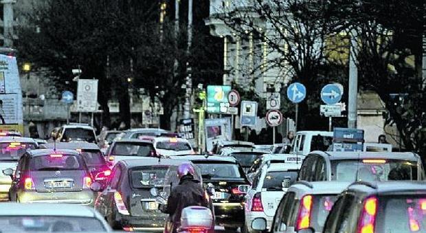 Domenica senza auto, polemica sui controlli: «In strada pochi vigili»
