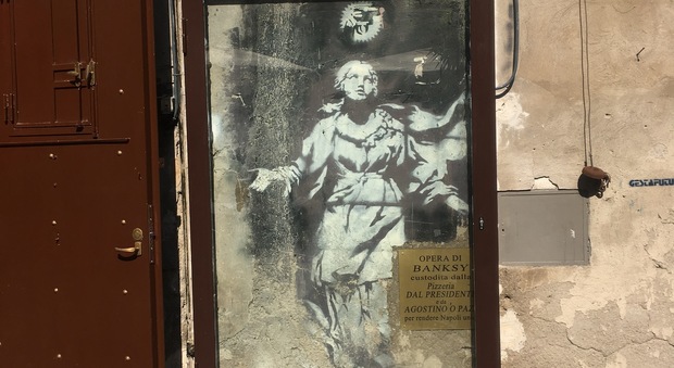 «Banksy e Napoli, salvaguardiamo la Madonna con pistola»