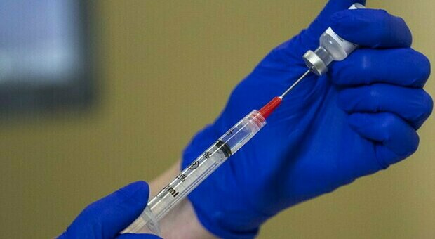 Vaccini itineranti a Palermo: oltre 2 mila dosi in 4 giorni
