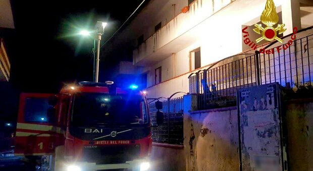 Incendio a Sperone, brucia la casa: famiglia costretta all'evacuazione