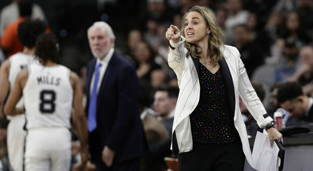 Becky Hammon è diventata la prima donna a guidare una squadra NBA