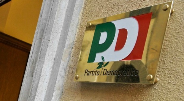 Pd, in Campania è fuga per pochi i signori del voto con l'ex premier