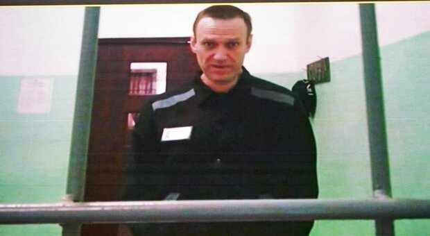 Navalny, oppositore di Putin, «scomparso da 3 giorni dopo un incidente di salute. È in pericolo»