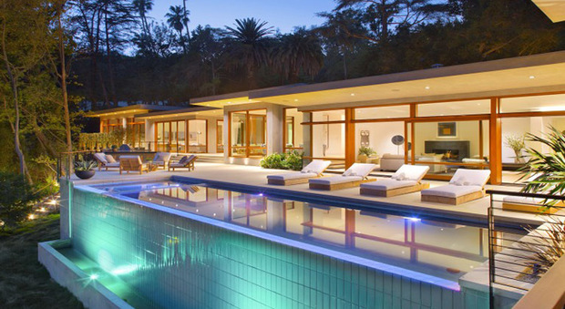 immagine Ricky Martin: la vida è loca a Beverly Hills nella sua nuova villa da 13 milioni di dollari