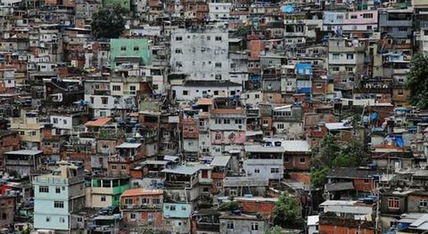 Rio de Janeiro, 23 morti in un'operazione della polizia: scontro a fuoco nella favela Jacarezinho