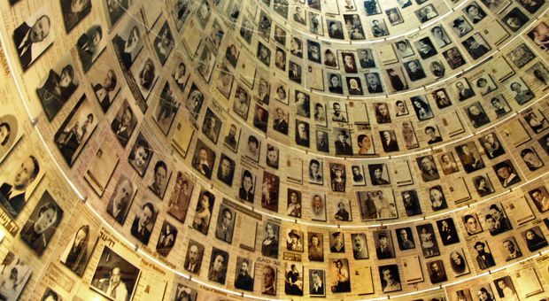 Yad Vashem, al museo dell'Olocausto di Gerusalemme prima pietra del nuovo museo con gli oggetti delle vittime