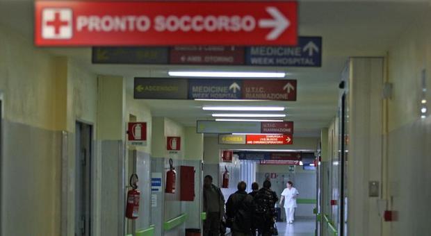 Scambiarono una sepsi addominale per un'infezione urinaria: quattro medici a processo per la morte di una donna