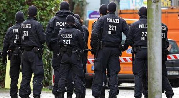 Sparatoria in Germania, almeno 6 morti