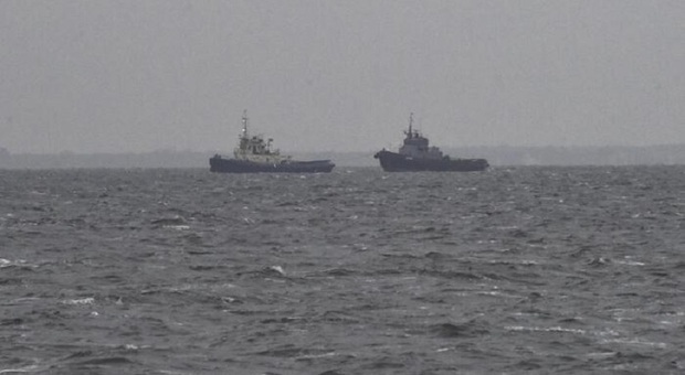 Navi russe nel Mar d'Azov davanti a Mariupol
